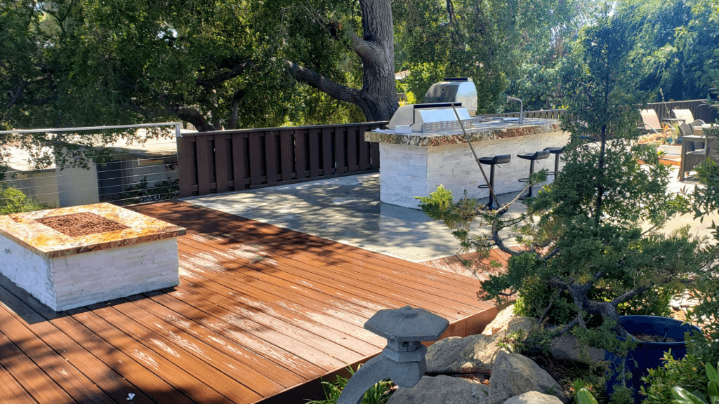 Deck-and-Fire-Pit-Bcakyard-Los-Angeles