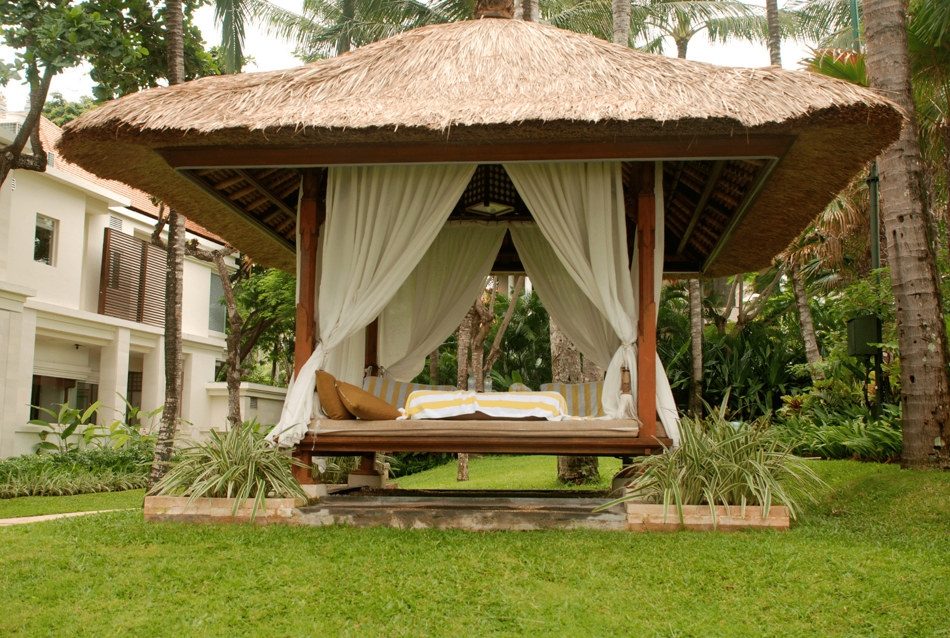 Resort-Inspired Retreat in Your Backyard