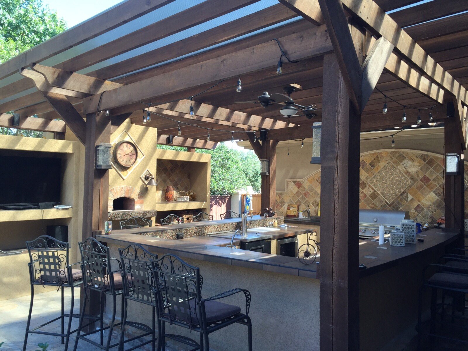 green advisor designs custom outdoor kitchens in los angeles county