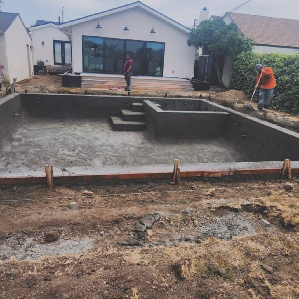 Custom concrete pool construction in Los Angeles
